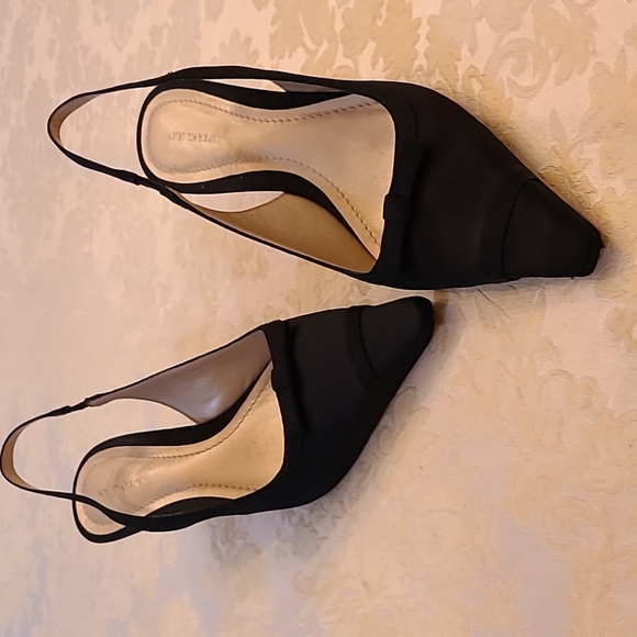 Shoes - Picture 2 of 5